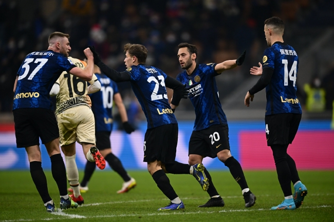 赛前发高烧，普利希奇比赛当天和球队会合并替补双响导演逆转（赛前高烧仍出战，普利希奇赛日与队会合替补梅开二度助逆转）