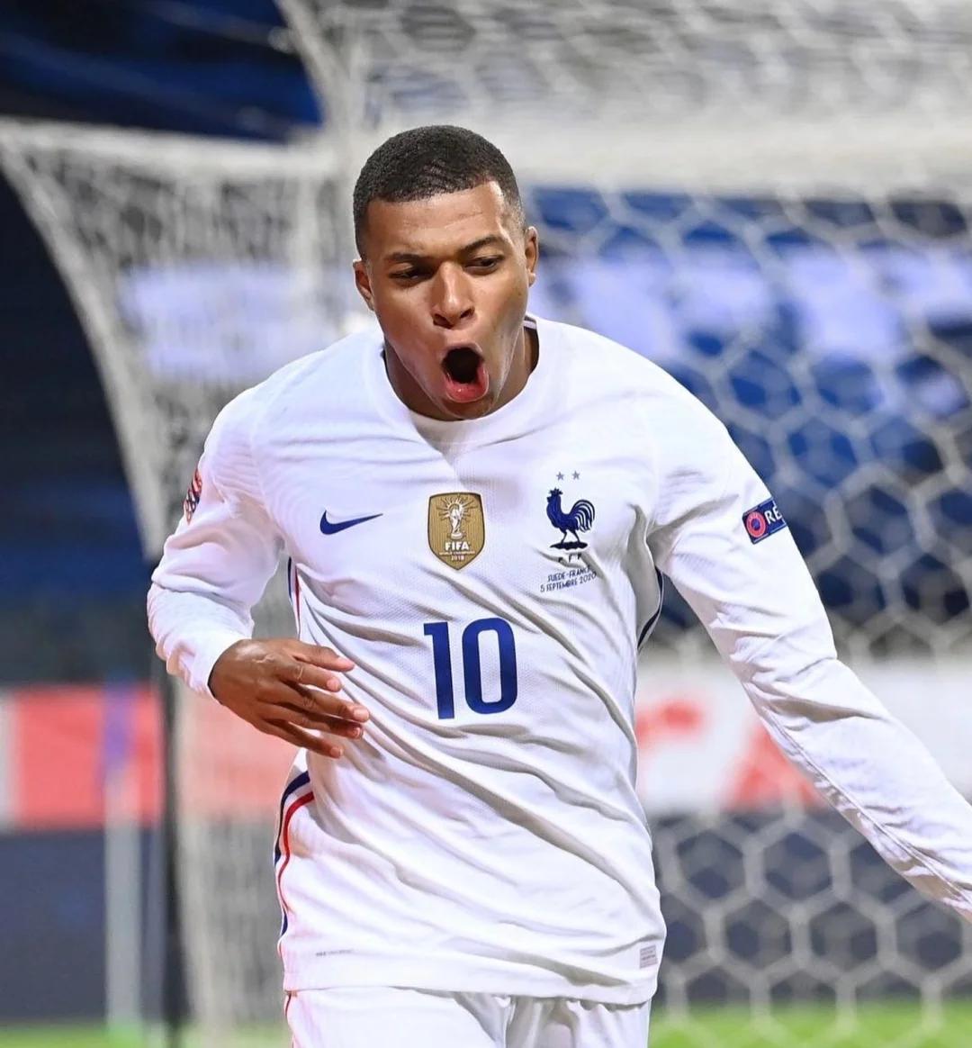 齐米卡斯：我爱利物浦的一切；利物浦和罗马的精神风格很像（齐米卡斯：我热爱利物浦的一切，红军与罗马精神气质相近）