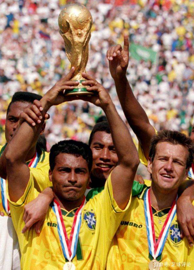 队报评法国队的2025：杜埃最佳新人、姆巴佩MVP（《队报》评选法国队2025年度：杜埃获最佳新秀，姆巴佩荣膺MVP）