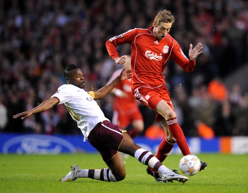 许尔勒：踢球的各种要求让我觉得不是我的生活，所以选择退役（难以认同被诸多要求束缚的足球生活，许尔勒选择退役）