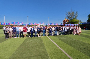 伤愈归来！阿方索·戴维斯时隔262天后重回拜仁大名单（阔别262天，阿方索·戴维斯复出重返拜仁大名单）