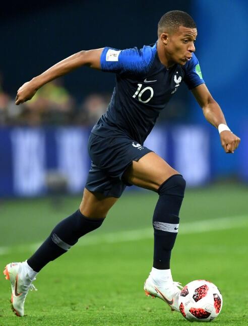 张伯伦：枪手拥有真正成功所需的一切；道曼的行为举止很成熟（张伯伦称枪手已具备真正成功所需一切，道曼展现成熟风范）