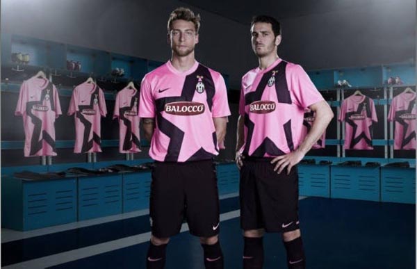 热议国足选帅：本土教练是陪标的；选土帅洋帅都是领导一句话（国足选帅惹热议：本土教练成陪跑，土洋之争终听领导一声令下）