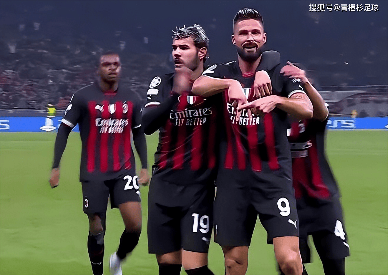 进球+造乌龙，麦克托米奈当选那不勒斯2-0卡拉巴赫全场最佳（麦克托米奈一球一造乌龙，那不勒斯2-0卡拉巴赫之战当选全场最佳）