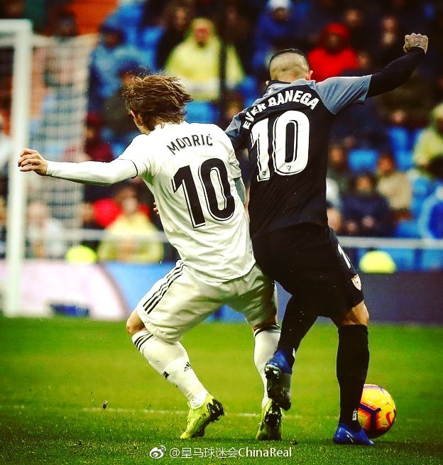 TA：FIFA在卖世界杯期间的停车证，价格是每场75至175美元（TA：FIFA将世界杯赛事停车证对外发售，单场售价75至175美元）