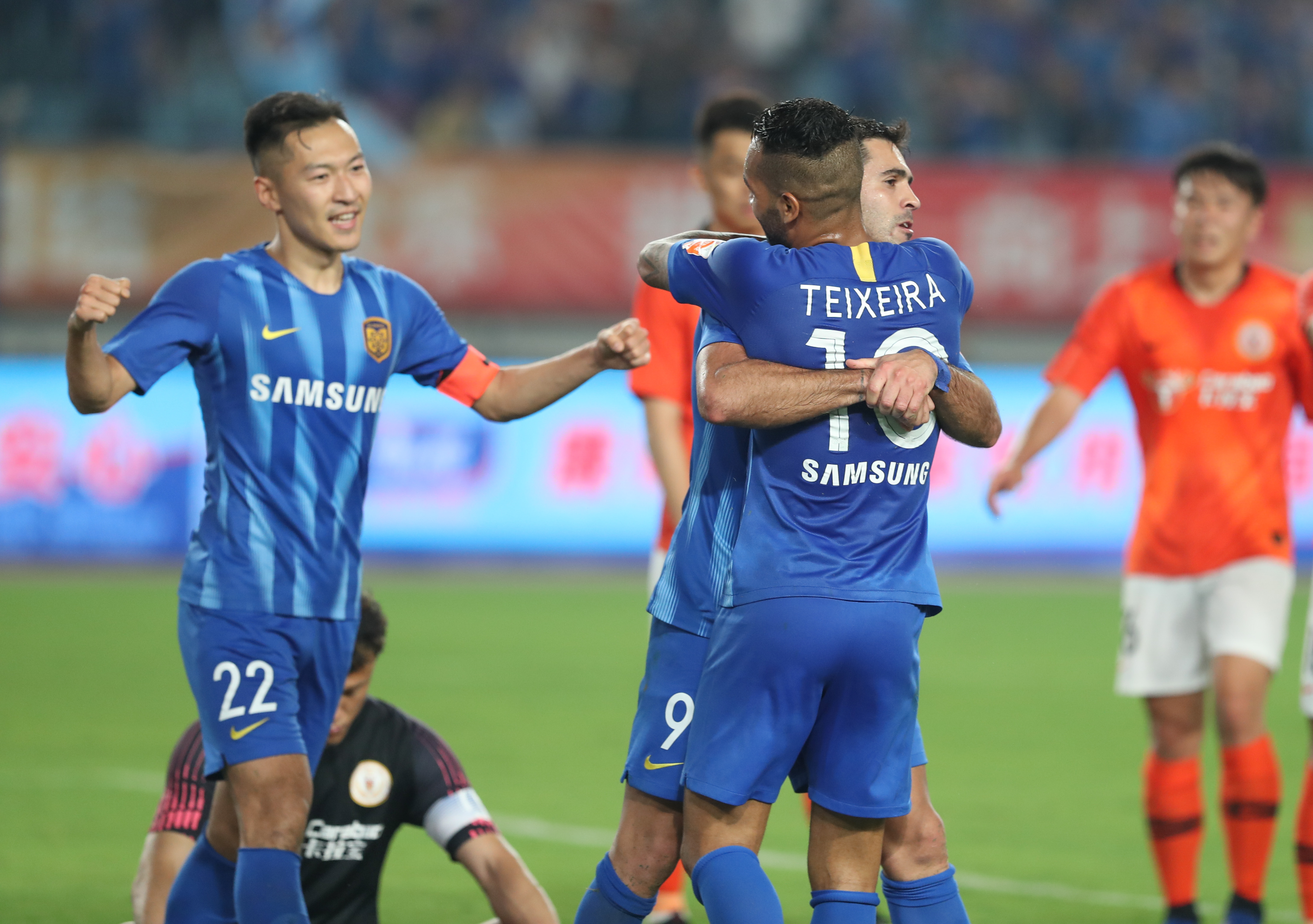 经典回顾：1998世界杯意大利1-0挪威，维埃里一锤定音（重温名局：1998世界杯意大利1比0挪威，维埃里致胜一击）