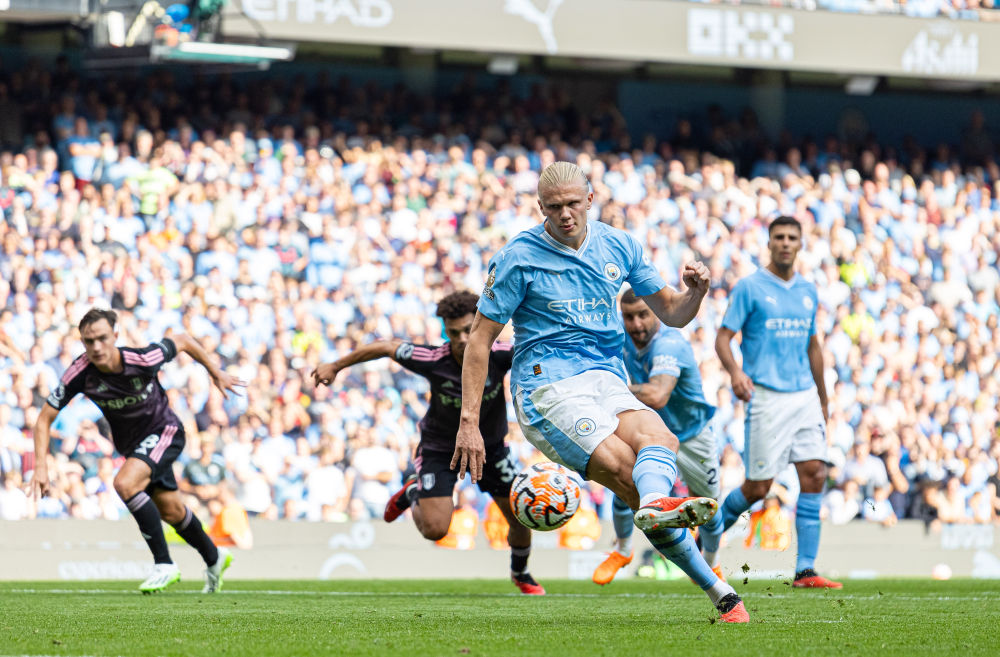 圆梦，在山顶解说解放者杯的男孩获邀与专业解说一起解说秘鲁甲（山巅解说走红后，解放者杯男孩受邀与专业解说同台解说秘鲁甲）