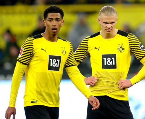 荷兰大名单：范戴克领衔；费耶诺德球员瓦伦特首次入选（荷兰队名单公布：范戴克压阵，费耶诺德的瓦伦特首次入选）